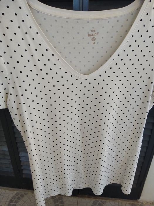 Blusa Branca com Bolinhas Pretas (Padrão Polka Dot) – Estilo Casual Elegante - C&A - Tamanho M
