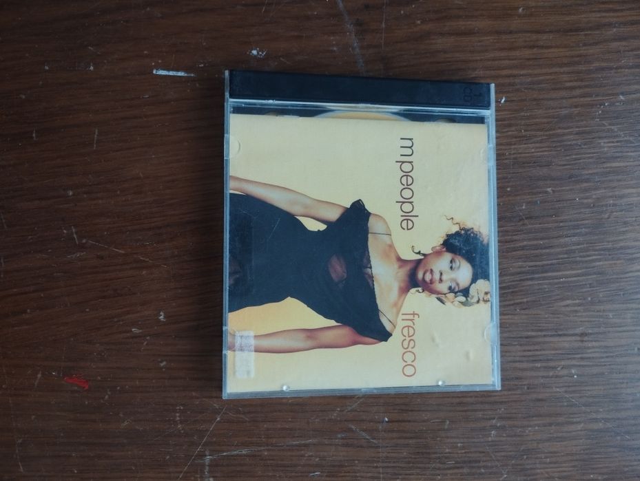 M  people - fresco