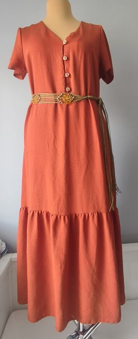 Sukienka maxi  z falbaną r.12