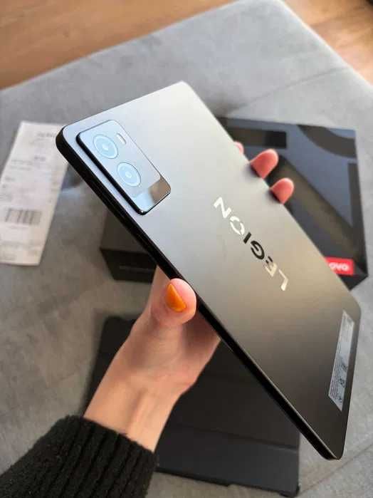 Ігровий Планшет Lenovo Legion Tab (3rd Gen) 8.8", 256GB, 12GB RAM