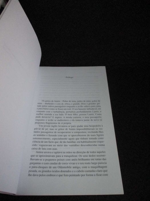 Livro Só em Londres Hanah Al-Shaykh