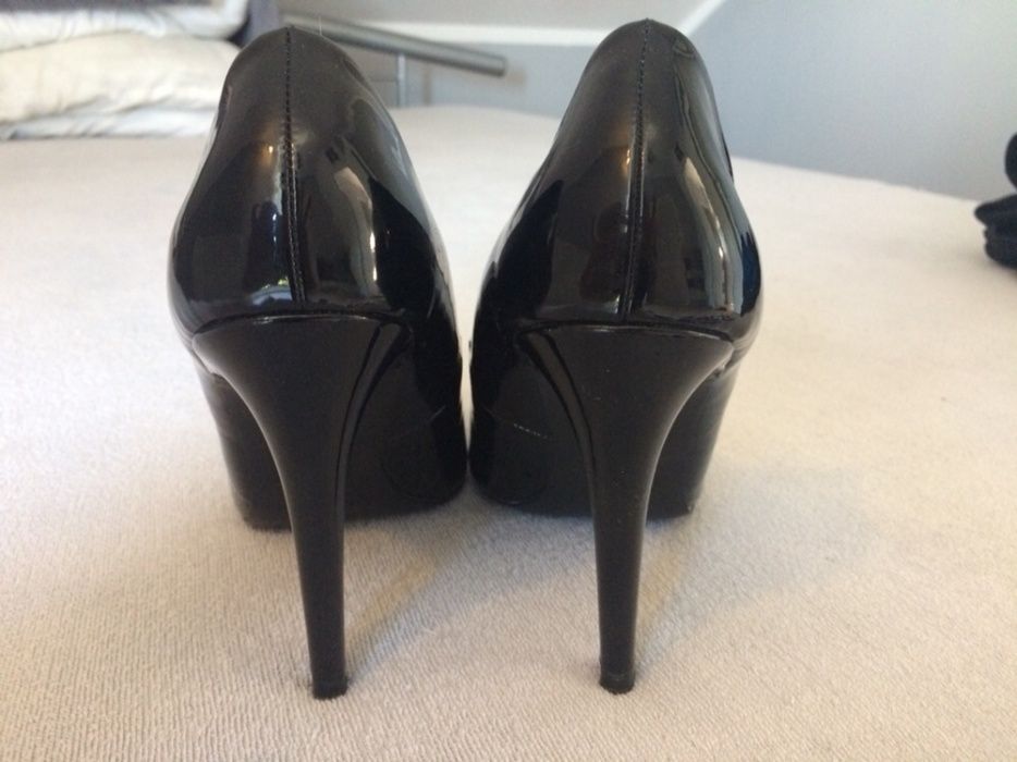 Szpilki klasyczne czarne Zara