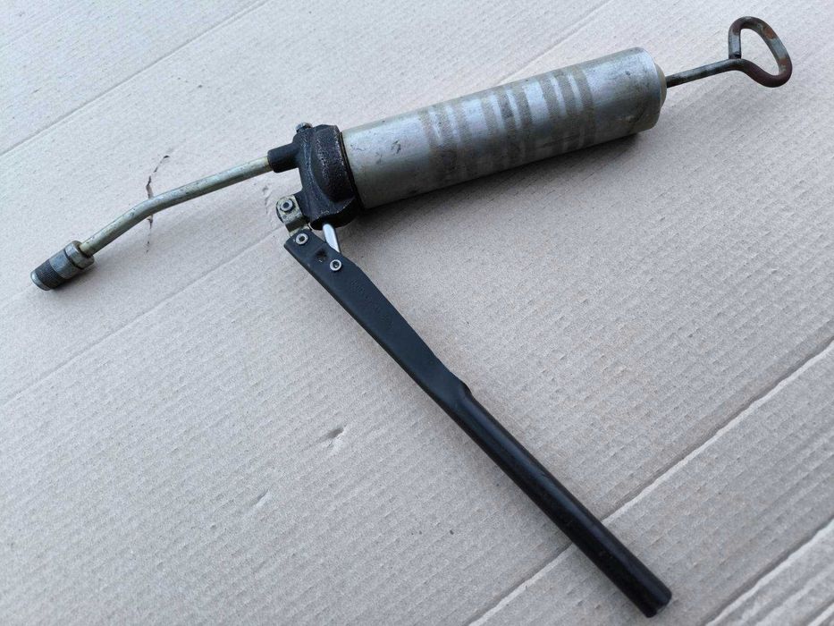 Шприц для смазки, тавотница