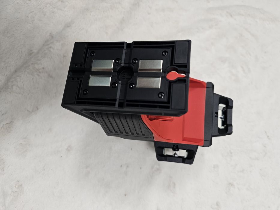Laser krzyżowy 3 płaszczyznowy Milwaukee M12 3PL   nowy