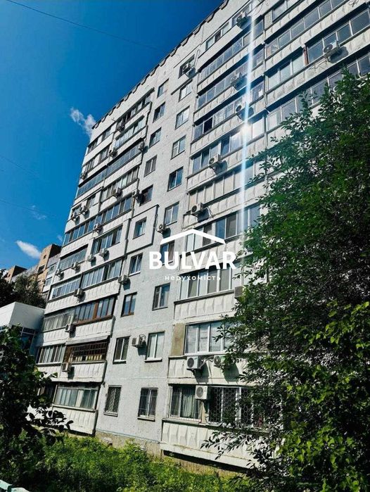 Продам 3 к.кв., Центр, Шатиловка, ул. Авиационная, м. Научная