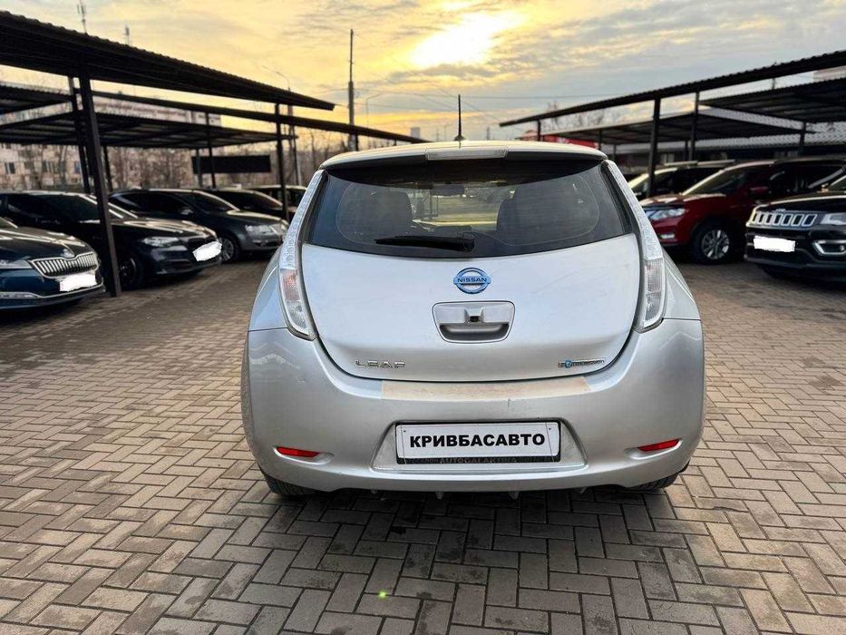 Nissan Leaf 2016p.