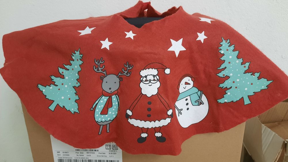 Vendo árvore de natal 120cm bem estimada