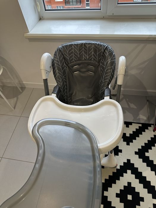 Стілець для годування