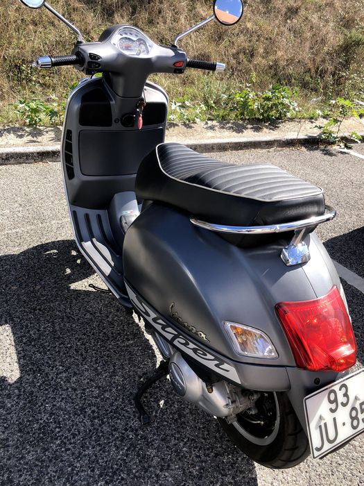 Vespa 300 GTS Super Sport