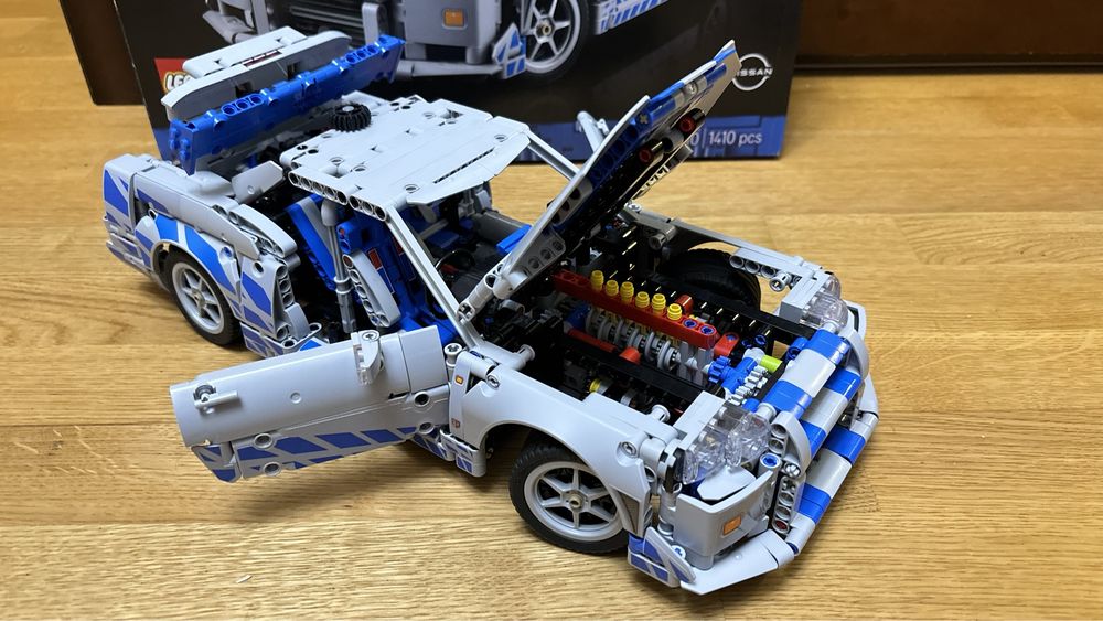 LEGO GTR-34.