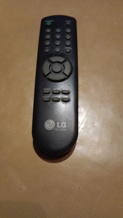Телевизор LG  MODEL CF-21D-70