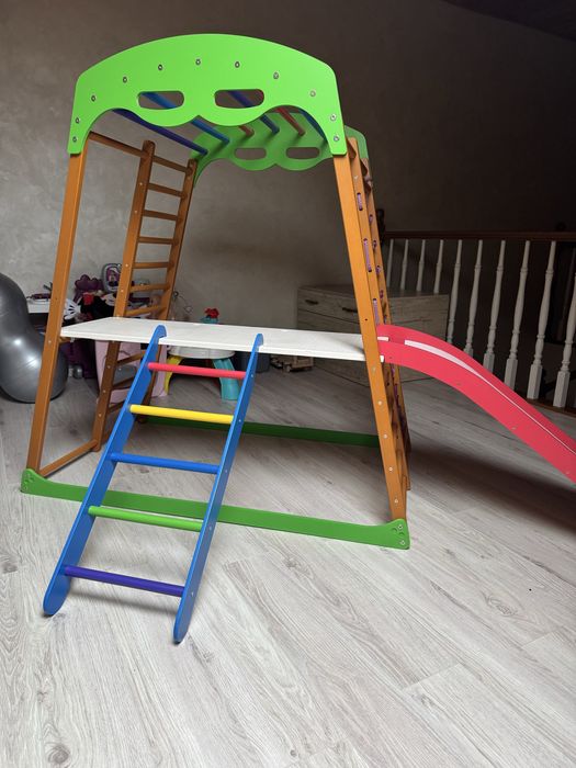 Дитячий спортивний комплекс з гіркою