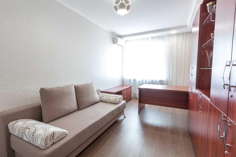 Продам дворівневу 3-кімнатну квартиру в ЖК Петрівський квартал. EN