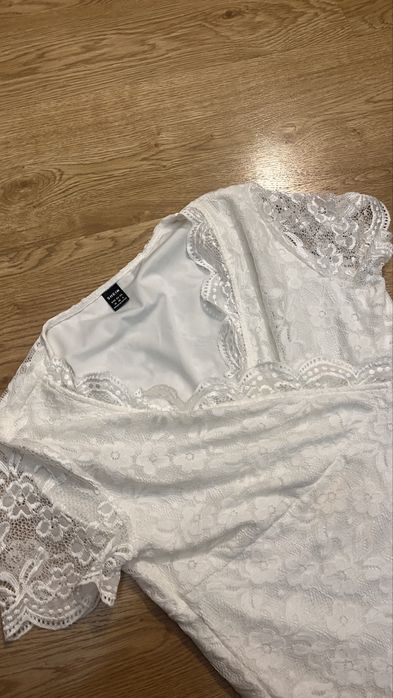 Мереживний молочний боді Shein
