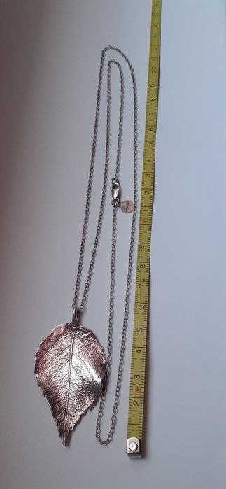 Wisiorek z łańcuszkiem dł. 76 cm srebro 925 sygnowane.