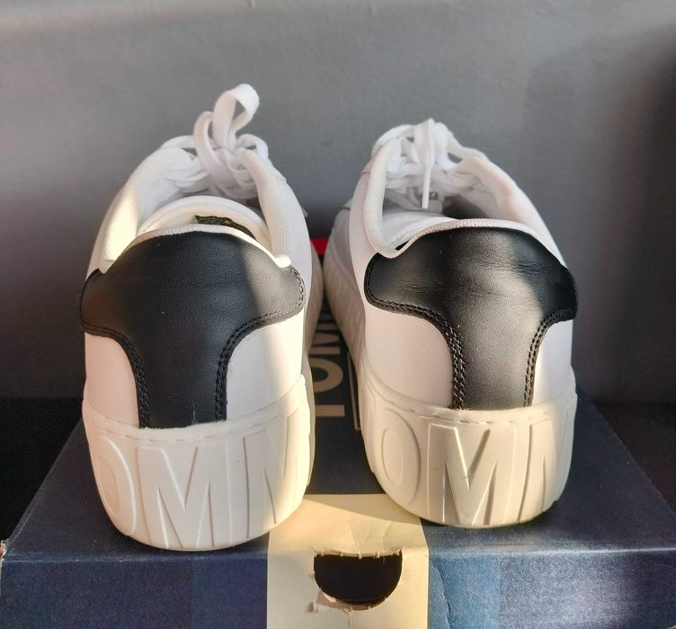 Sneakersy skórzane Tommy Jeans Hilfiger białe - r. 44