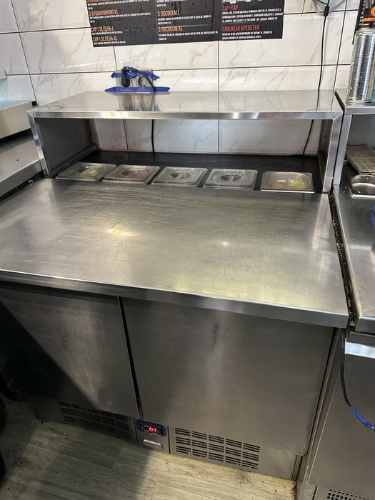 Холодильний стіл