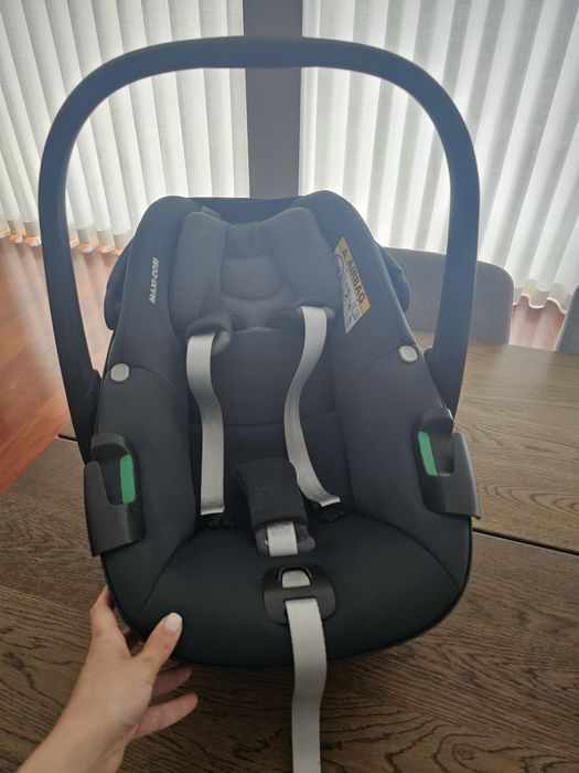 Conjunto Carrinho Maxi Cosi Adorra 2 + Ovinho Pebble 360  OFERTA itens