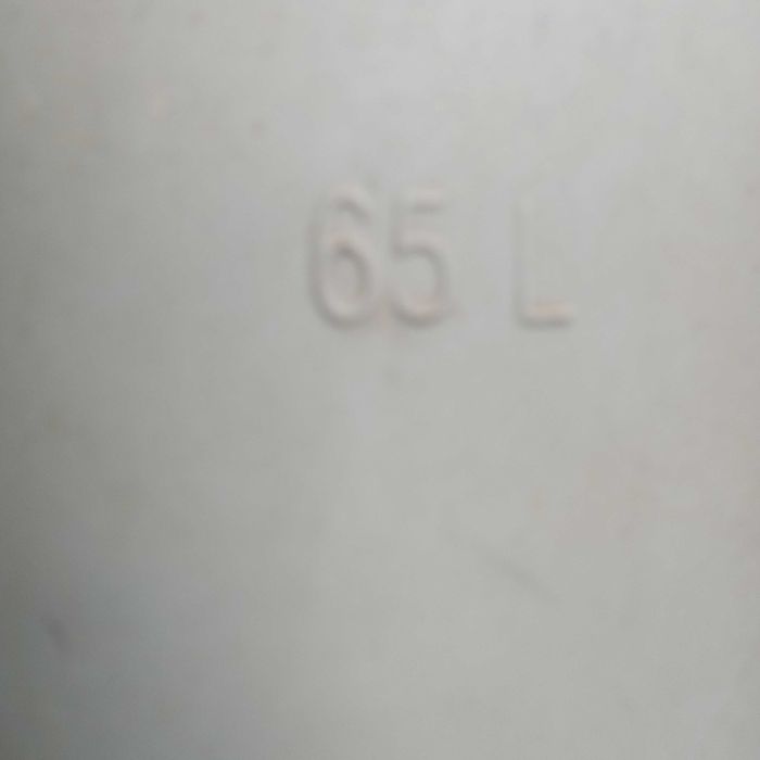 Bidões com 65L..