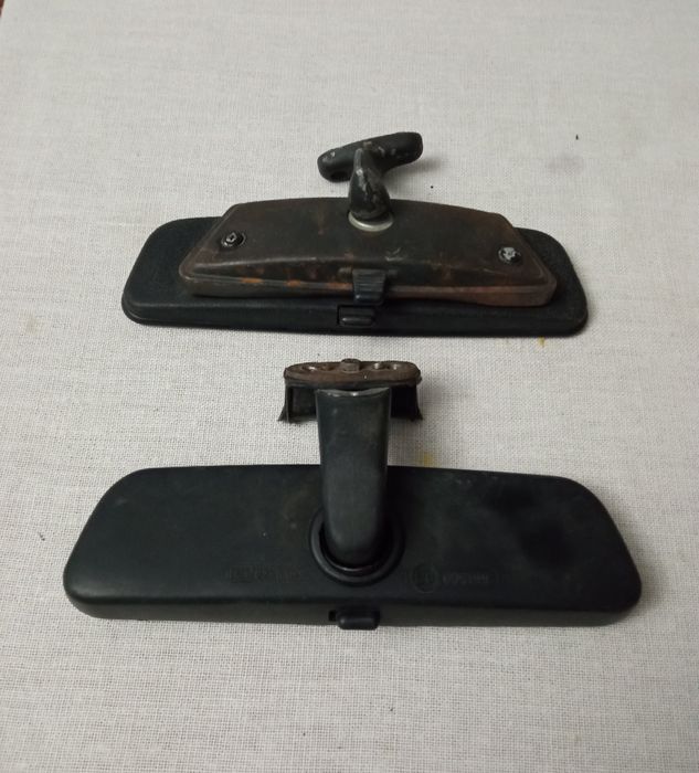 Дзеркало салону .