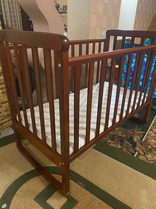 Продам детские кроватки