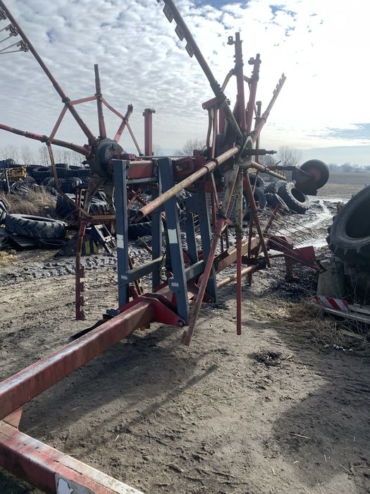 Zgrabiarka do siana 2 karuzelowa czesci