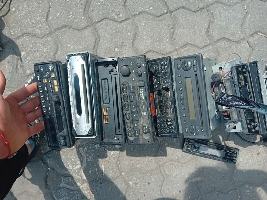 Duży zestaw 13 szt. radii samochodowych retro/CD/kasetowe + panele | Hurt
