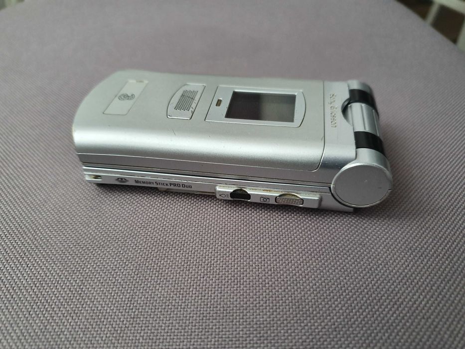 Telefon sony ericsson V800