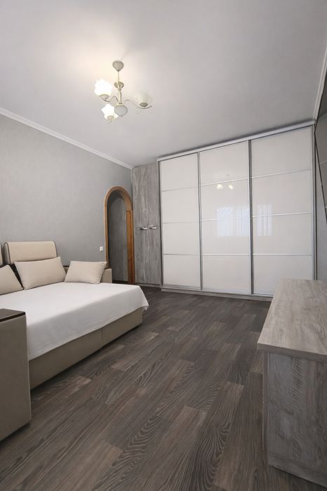 2к квартира  з гарним ремонтом, меблями та технікой