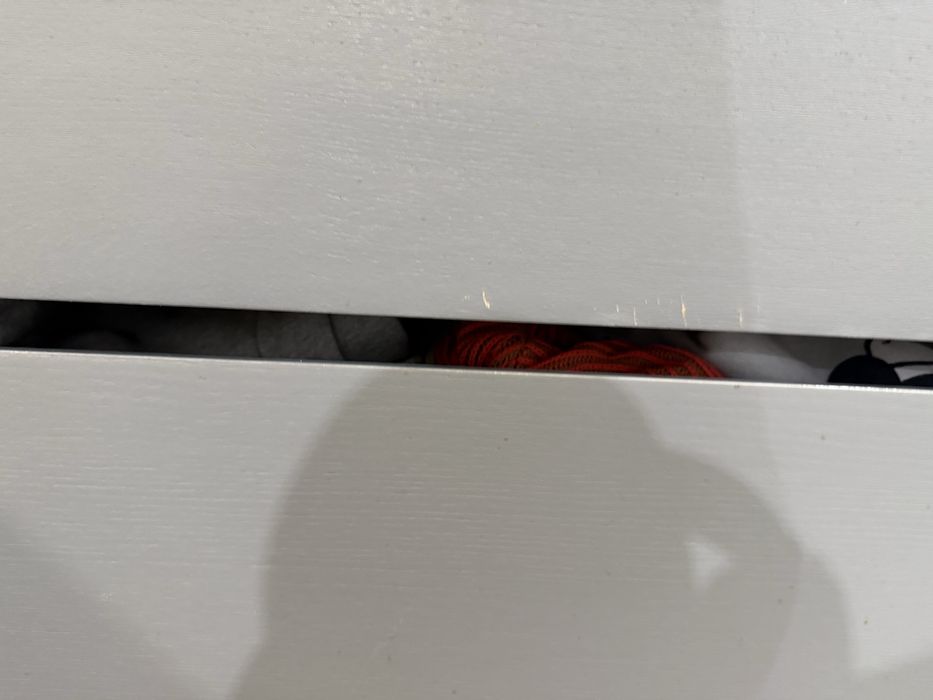 Comoda  3 gavetas Ikea cinza com tanpo em vidro