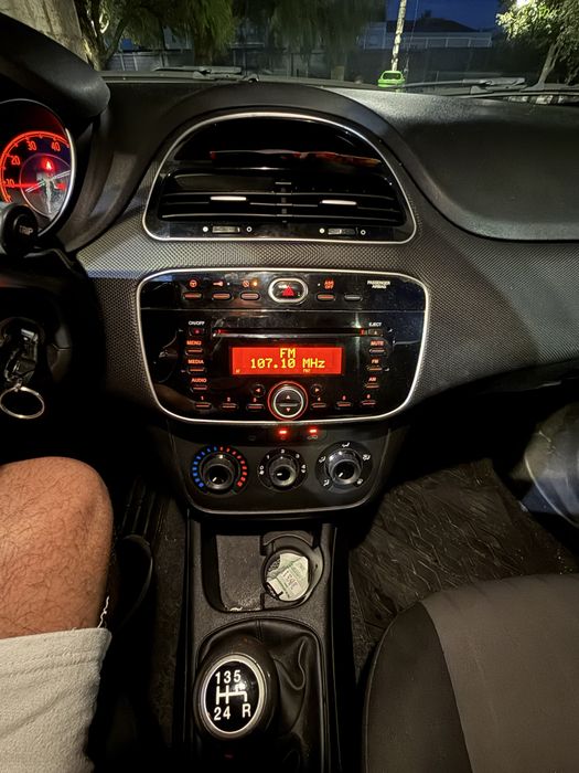 Fiat Punto 2018 5 lugares — photo 3