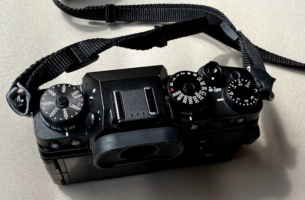 Aparat Fujifilm X-T4 czarny komplet + Grip VG-XT4