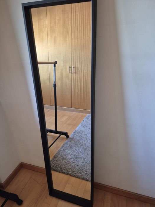 Espelho preto Ikea para pendurar ou de chão
