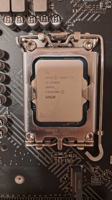 Bundle Intel Core i3-13100E / Board MSI Pro H610M-G (OEM) / 8GB DDR5 Crucial Ram