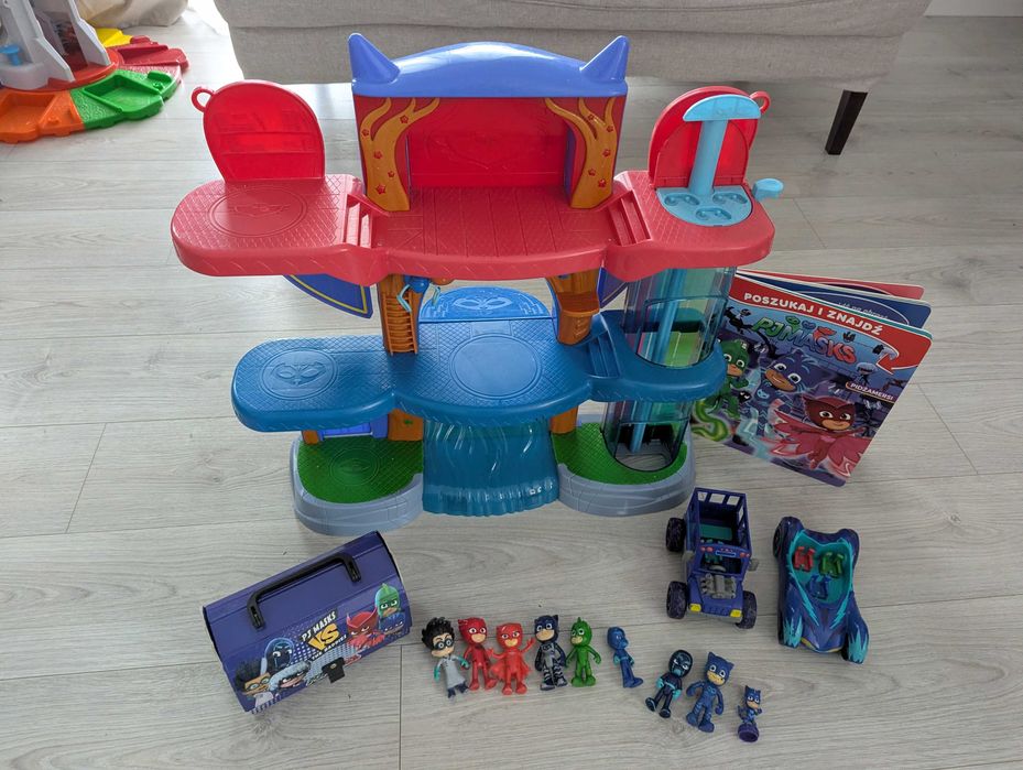 Baza Pidżamersi + Ludziki + Samochody + Książeczka + Pudełeczko