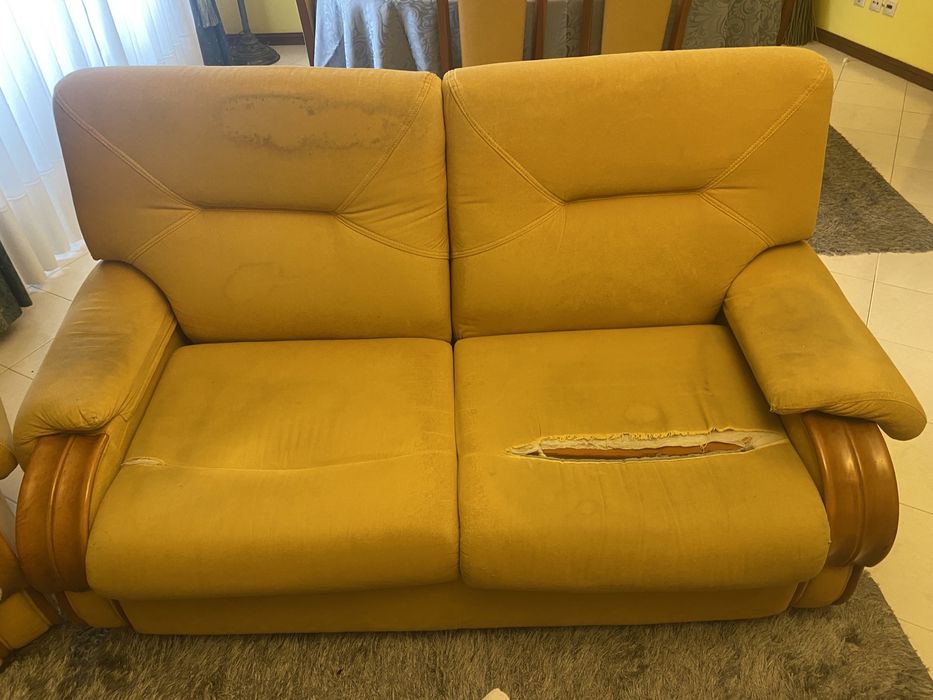 3 Sofás amarelos