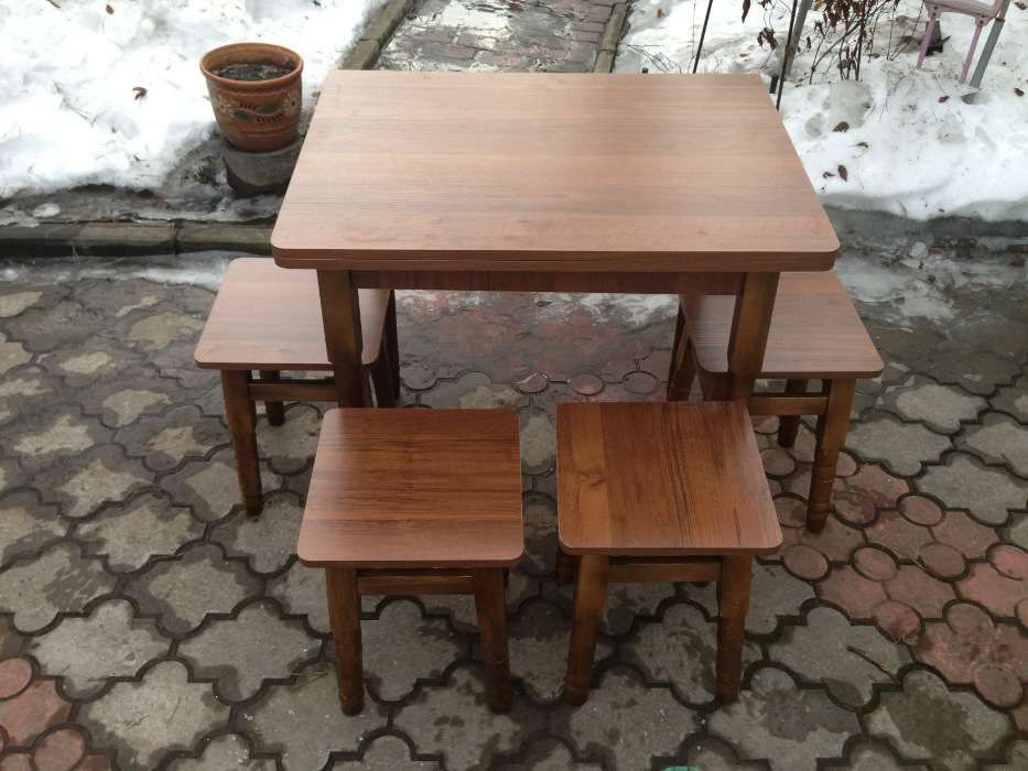 кухонный стол + табуреты
