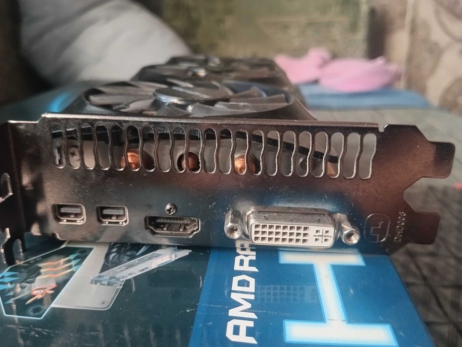 Видеокарта GIGABYTE Radeon HD 7970 3GB 384 bit GDDR5