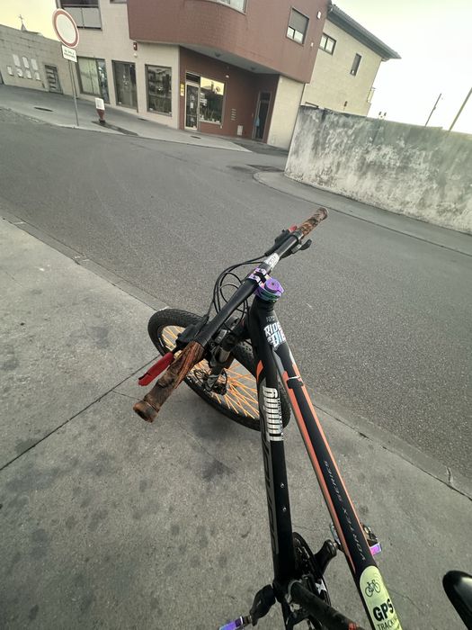 bicicleta em com estado