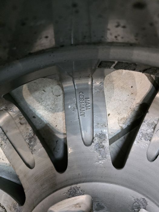 Alufelgi 5x100 8jx 17" vw subaru et 35 felgi alumniowe audi seat skoda