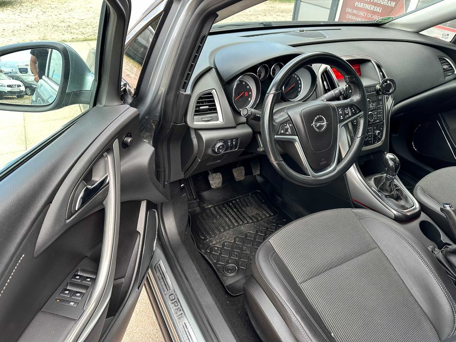 Opel Astra 1.4 benzyna, alus, klimatronic, zarejestrowana