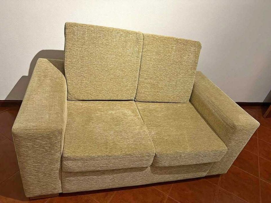 2 Sofás Beges em muito bom estado