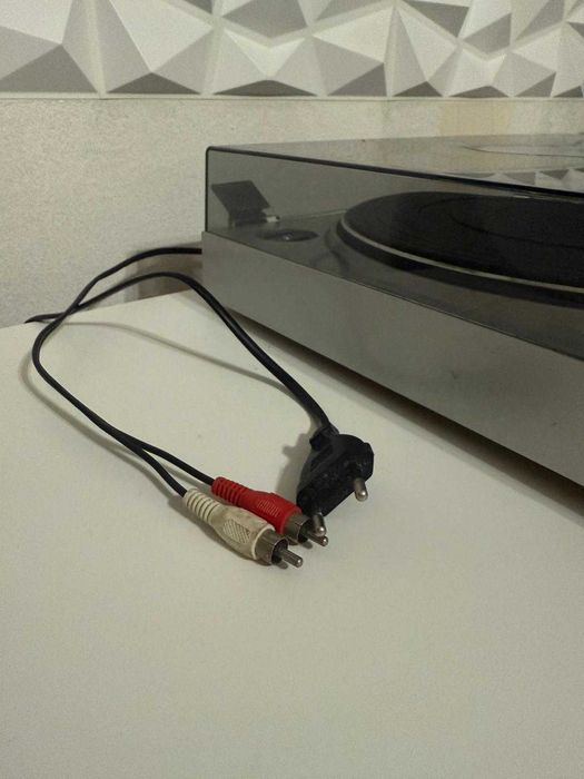 Gira-Discos ION ttUSB05