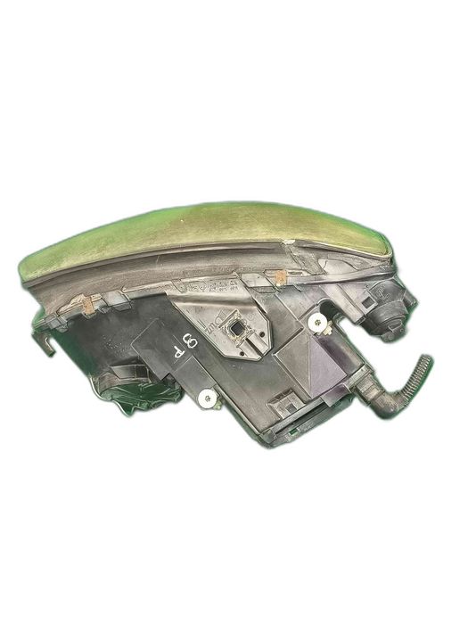 Ótica / Farol Direito AUDI A3 Sportback 13052357 (OEM)