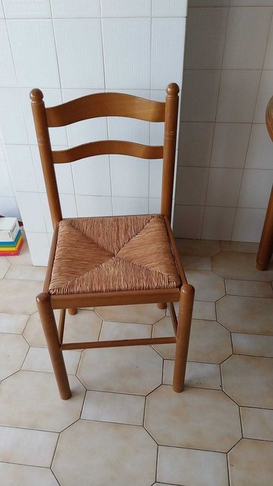 Mesa de cozinha e 4 cadeiras em madeira de carvalho