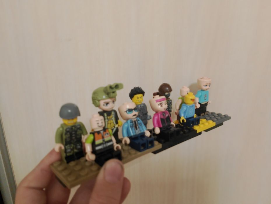 лего фігурки з пластиною
