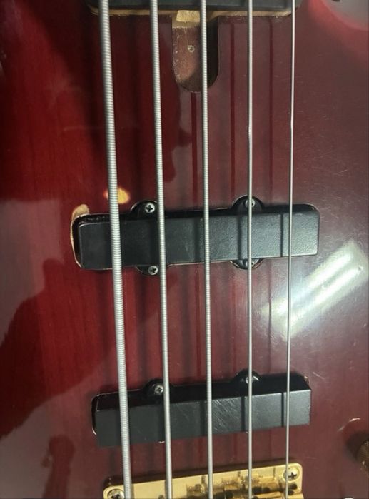 Baixo Yamaha BB 605