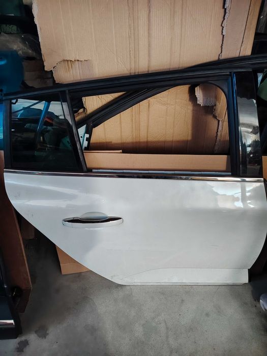 Sprzedam do renault megane IV drzwi kombi TEQNC tył prawe