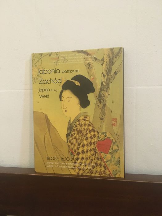 Plyta japonia patrzy na zachod