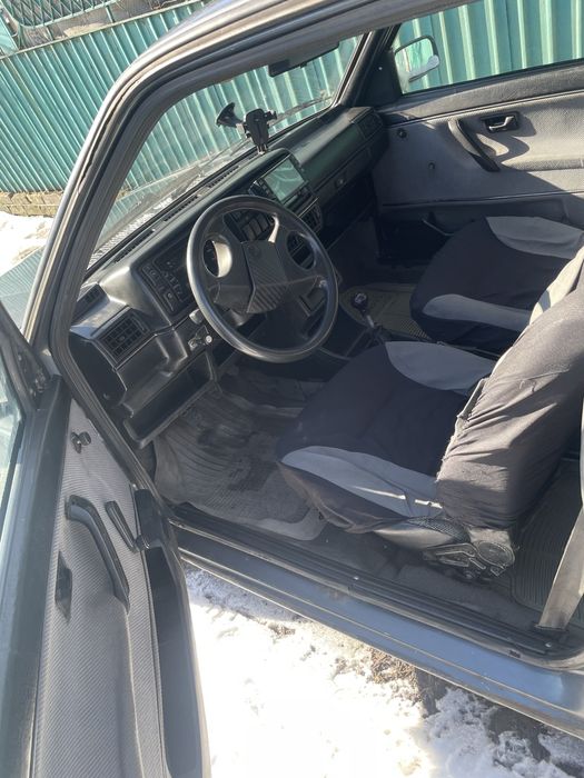 Продам гольф 1.6 бенз